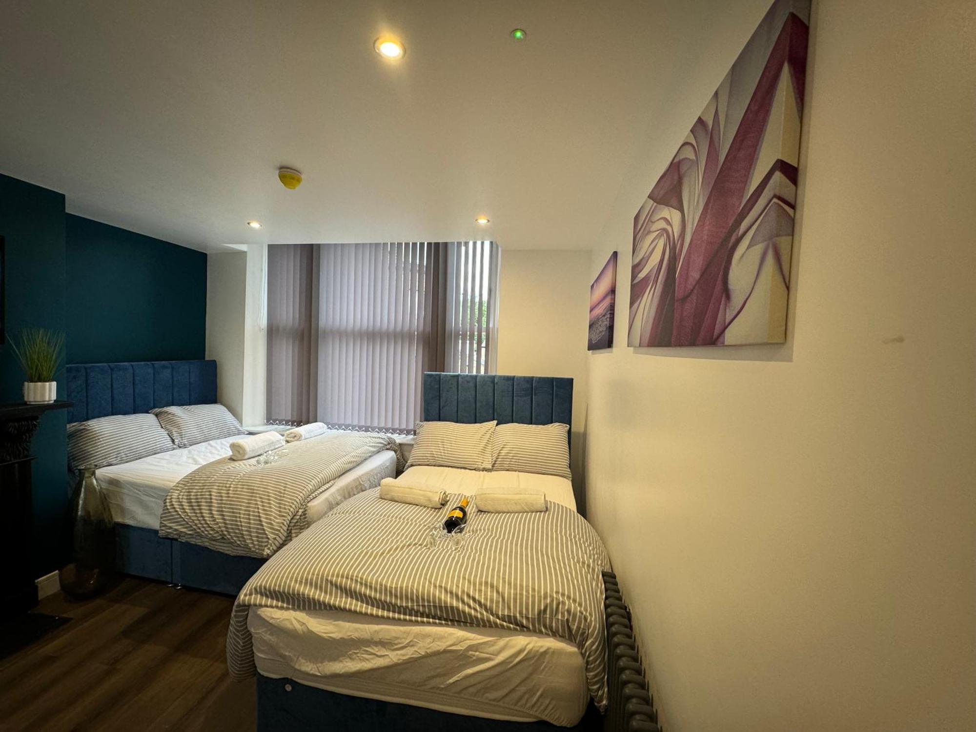 Southgate Luxury Apartments Elland Exterior photo