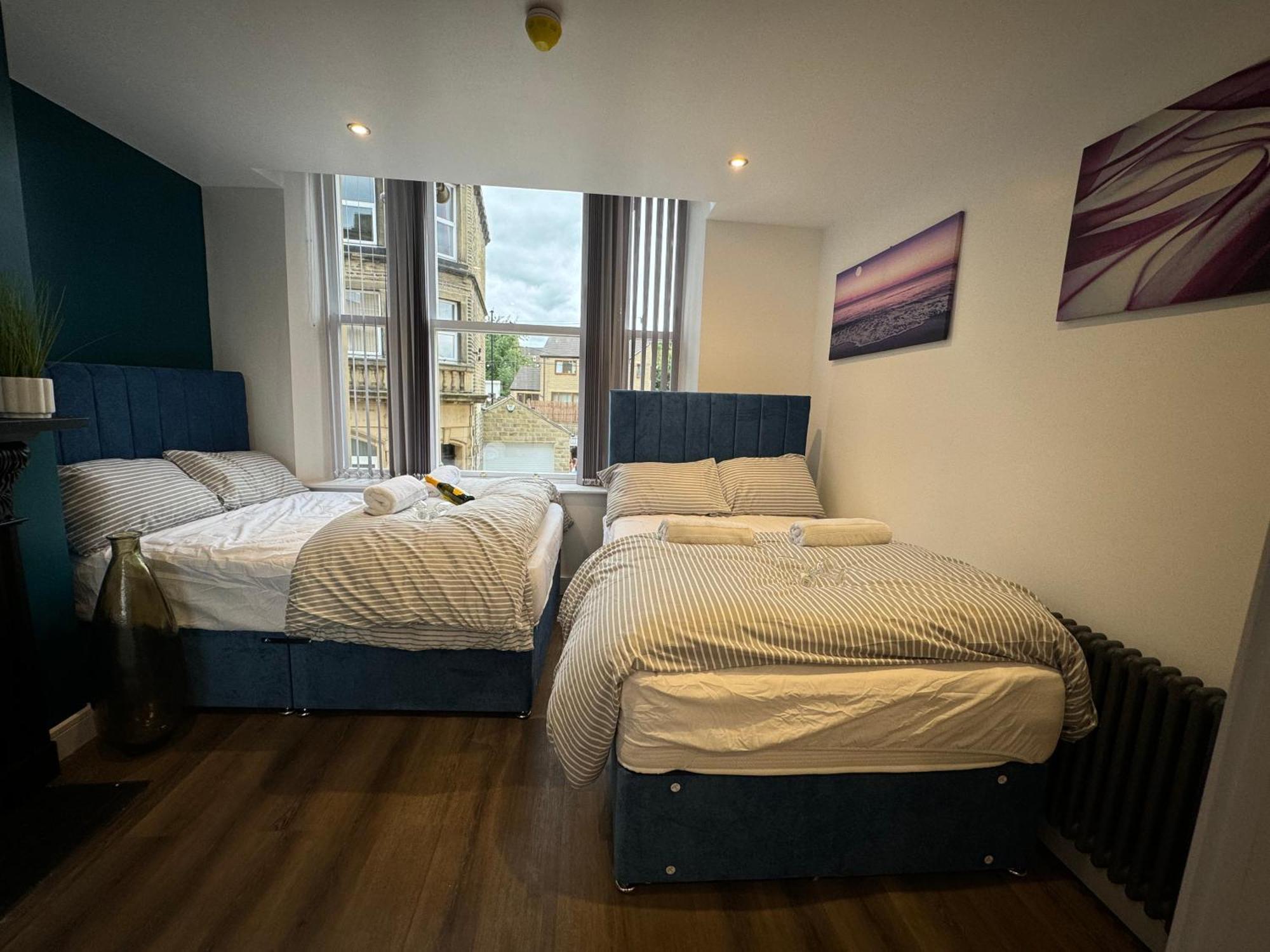 Southgate Luxury Apartments Elland Exterior photo