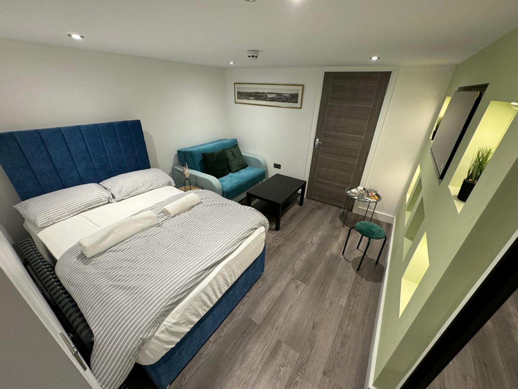 Southgate Luxury Apartments Elland Exterior photo